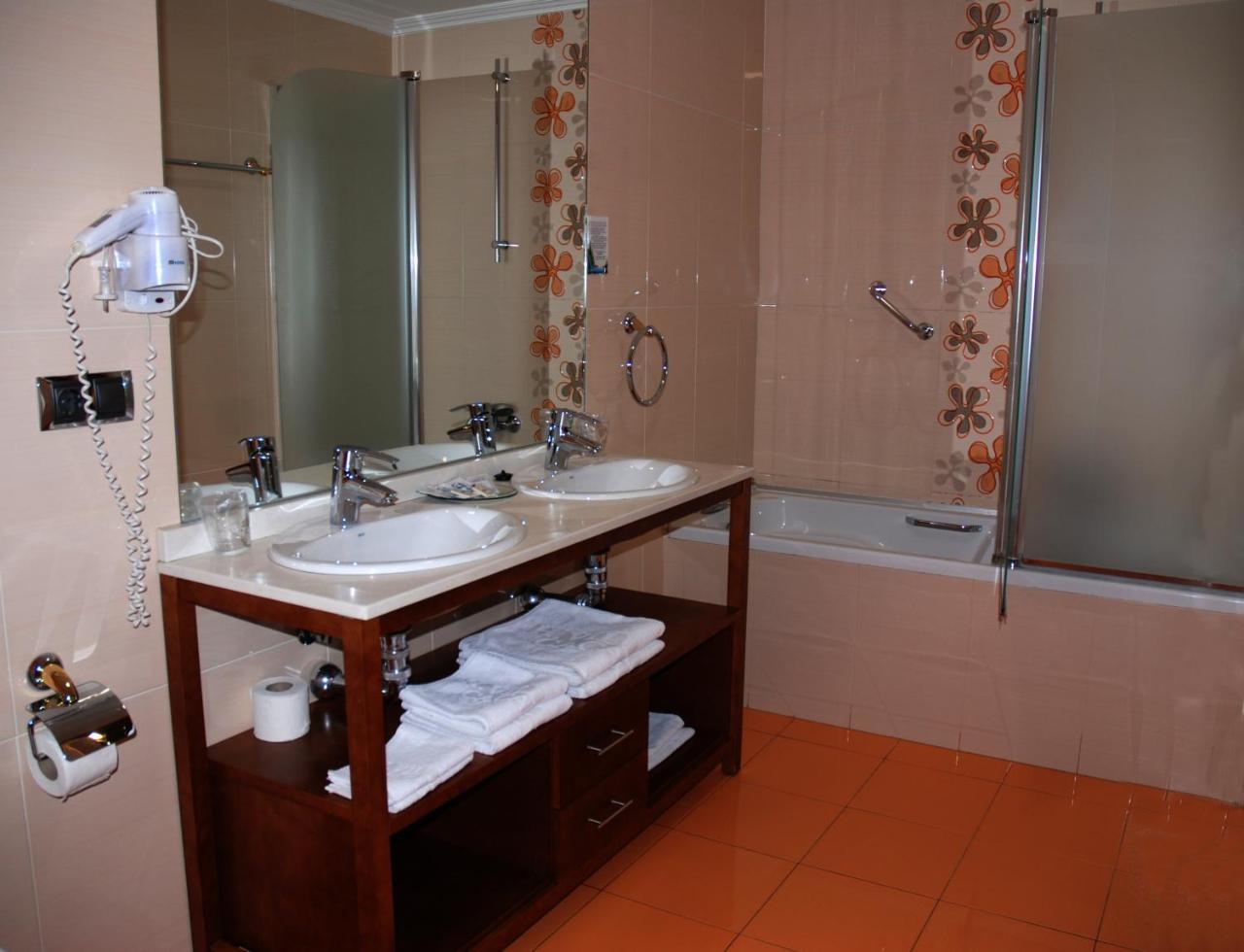 Hotel Villa De Cacabelos Zewnętrze zdjęcie