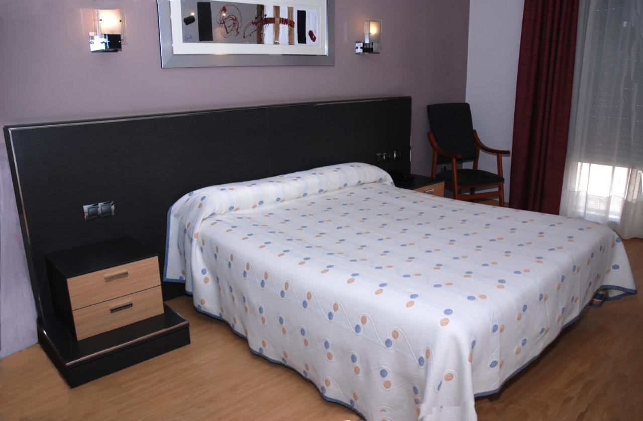 Hotel Villa De Cacabelos Zewnętrze zdjęcie