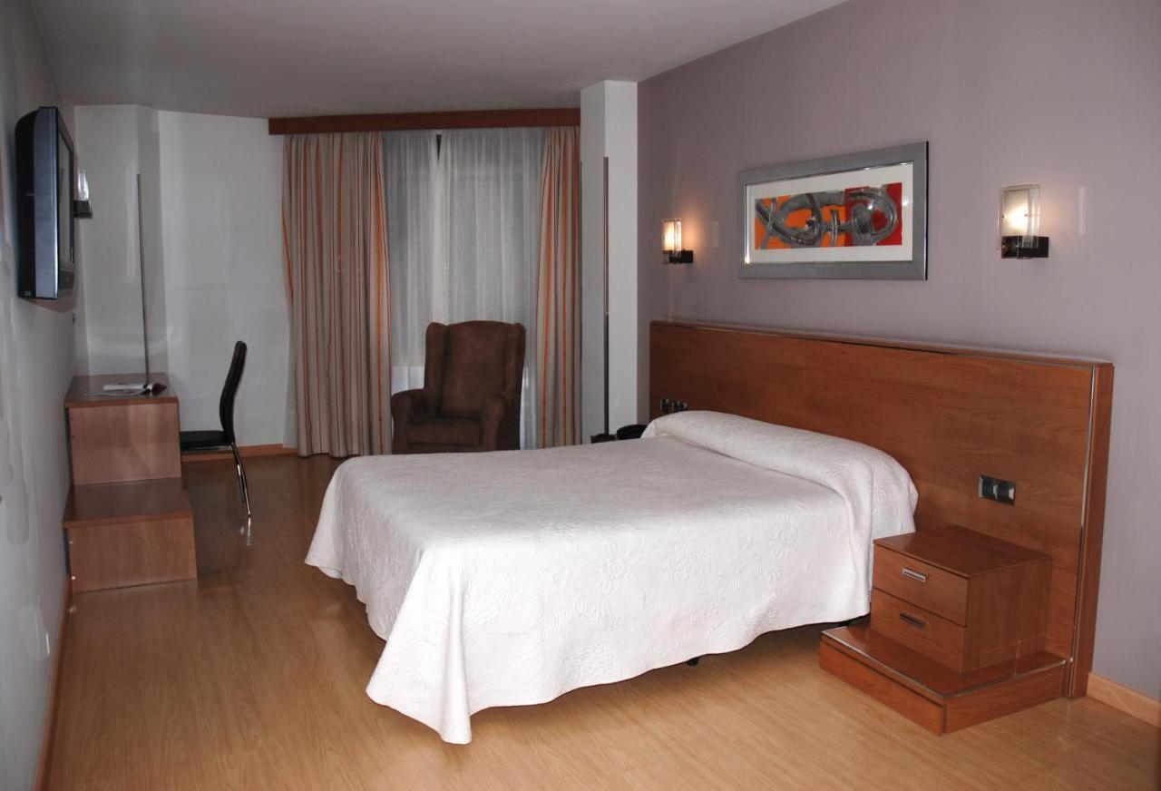 Hotel Villa De Cacabelos Zewnętrze zdjęcie